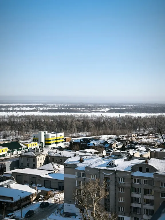 Высокий этаж, изолированные комнаты