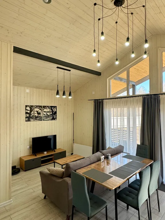 Коттедж у озера