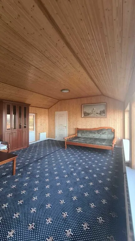 Дом на склоне горы