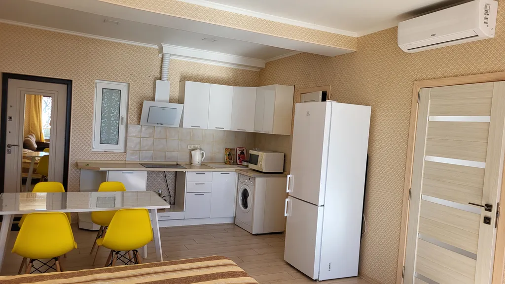 Апартамент двухкомнатный с видом на море