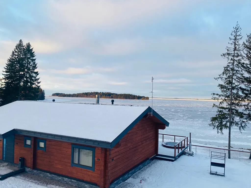 Luxury: Дом на озере с тремя спальнями, сауна и горячая купель