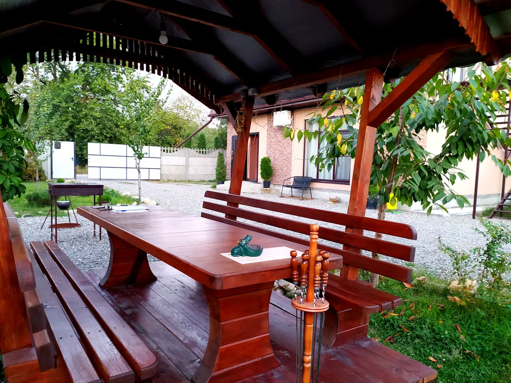 Дом "Тульский пряник", рядом с термальным источником "Псыгупс".