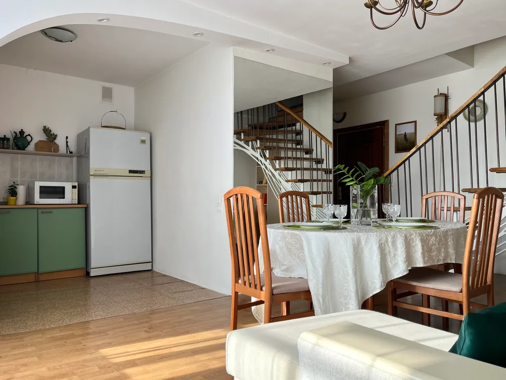 Двухуровневая 3х-комн квартира