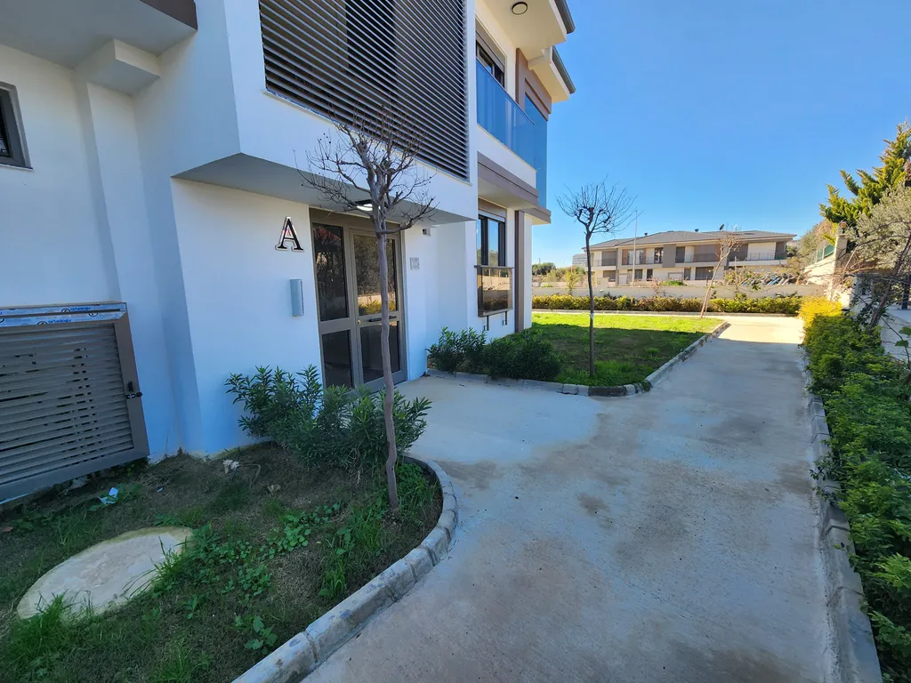 Квартира в комплексе с бассейном недалеко от пляжа