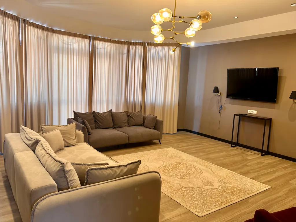 Комфортный дом с бассейном, баней и BBQ, Levivilla