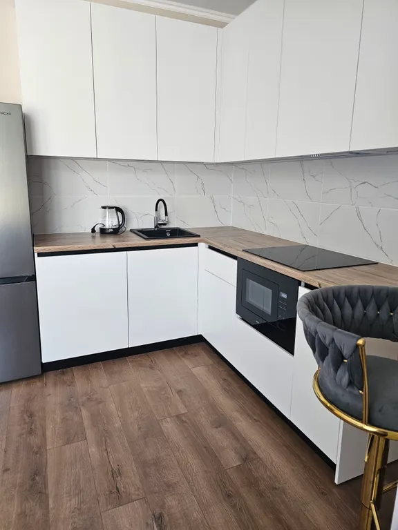 Абсолютно новая квартира в центре с видом на горы