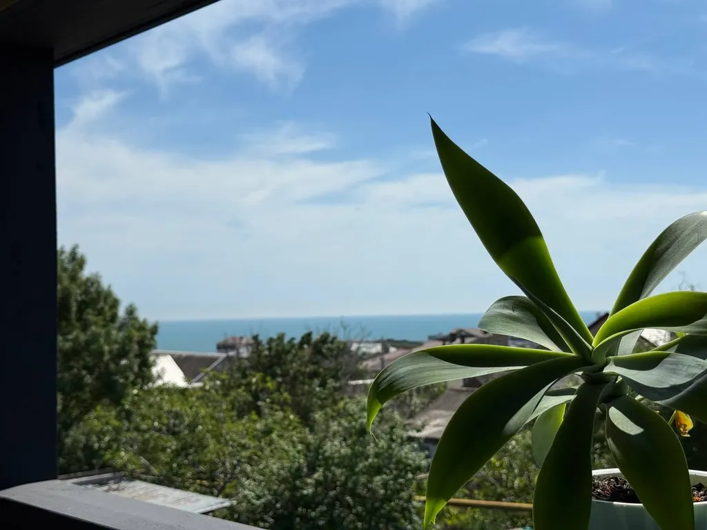 Коттедж с видом на море и горы