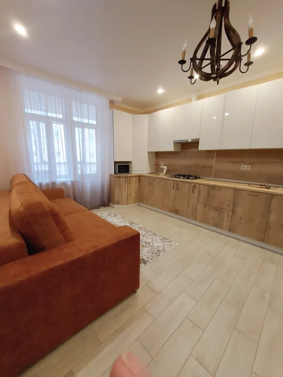 Двухкомнатная квартира на фонтане