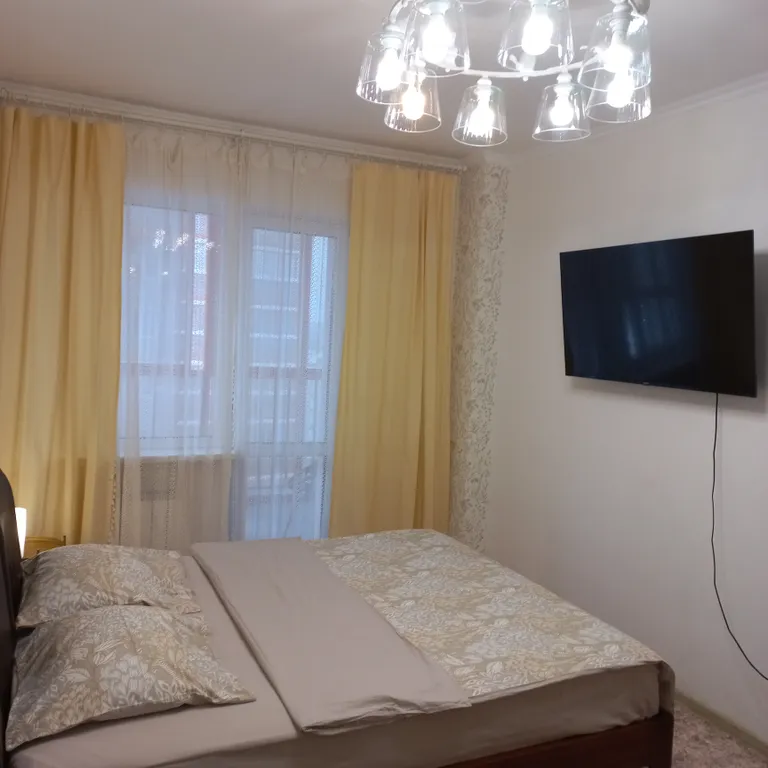 Отличная квартира в центре города — аренда посуточно в Ленск