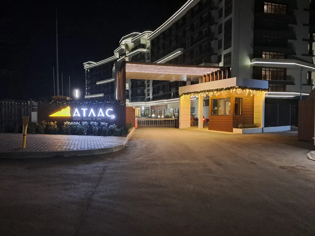 Премиум апартаменты с видом на море и горы в апарт-отеле Атлас 4*