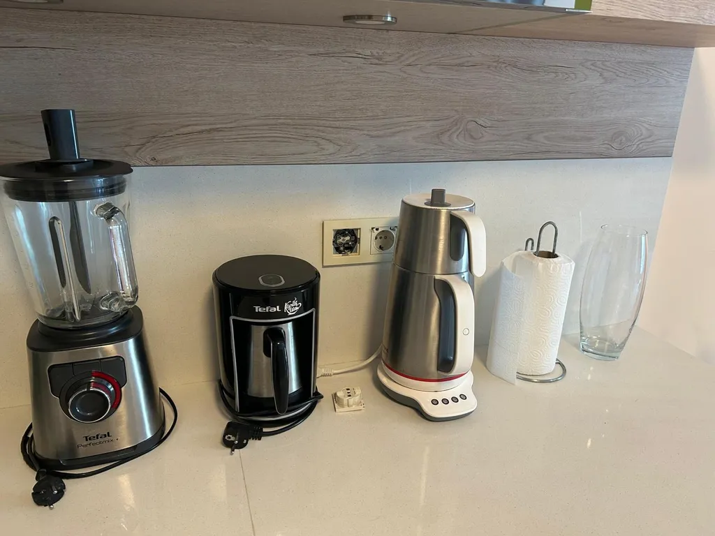 Около моря со своим пляжем