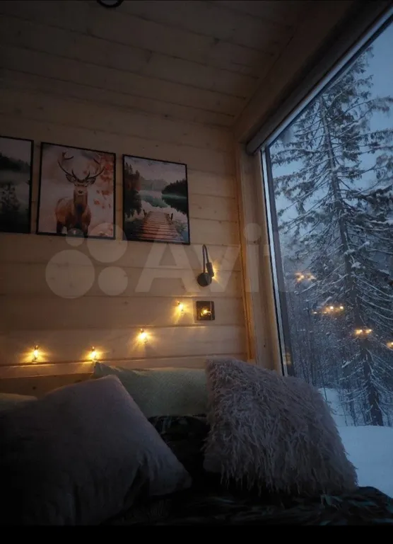 Уютнейший домик в лесу в черте города с панорамным окном, видом на лес