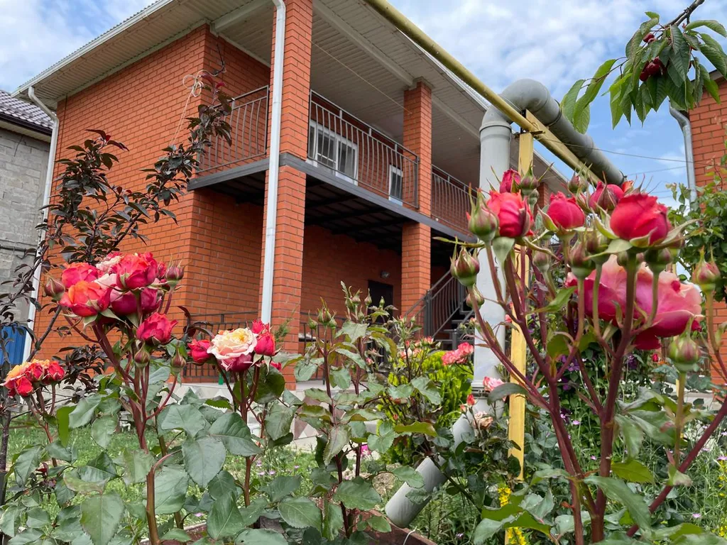 Коттедж Двухэтажный дом на берегу Азовского моря — аренда посуточно в Голубицкая