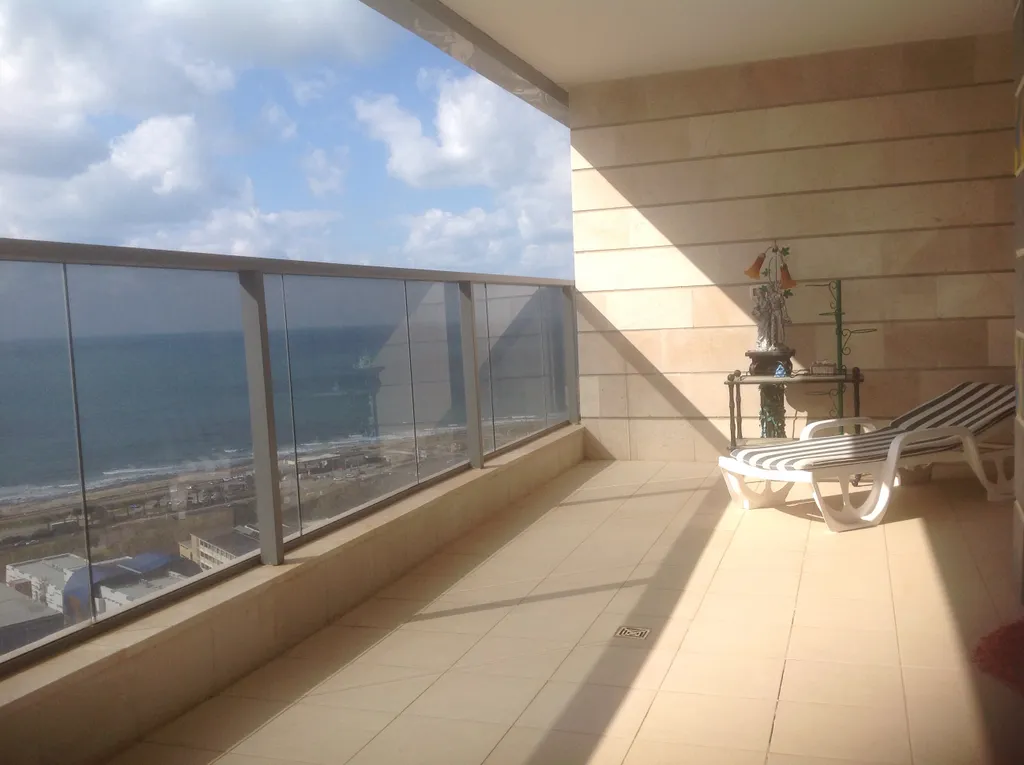 Комната+санузел с видом на море, центральный район