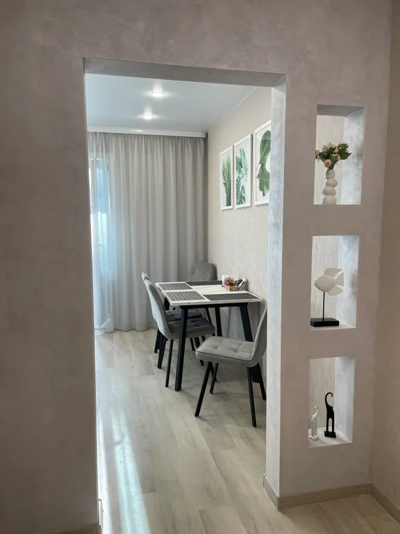 Просторная, после ремонта, квартира на Набережной, в центре города