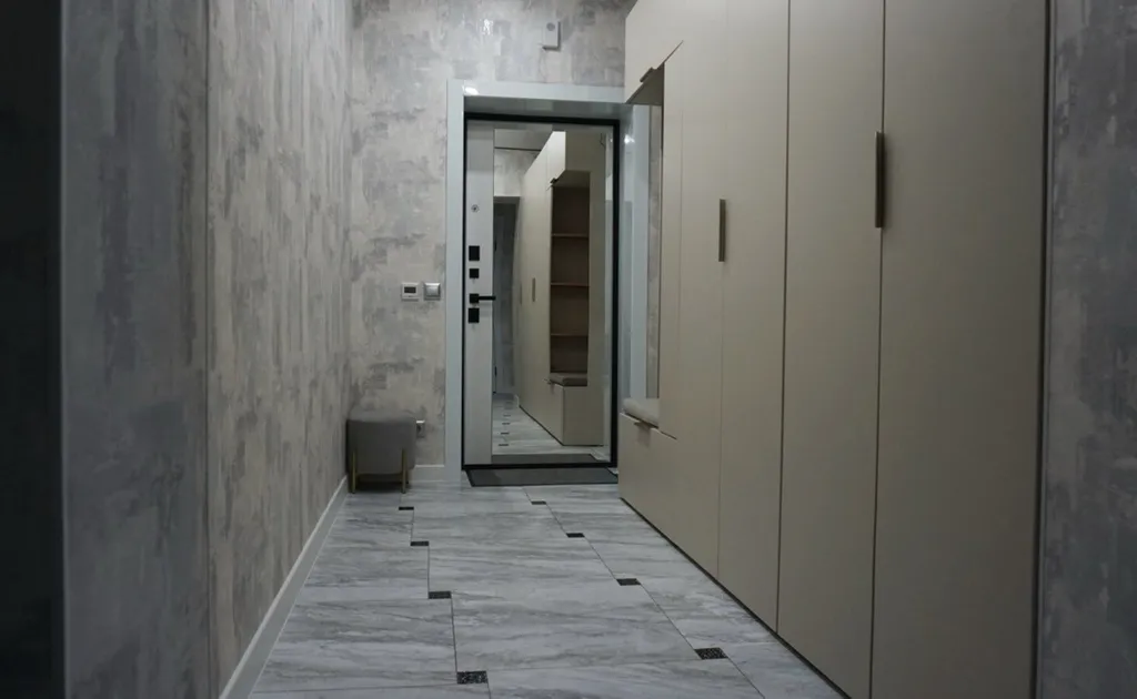 Стильная двушка с яркой кухней