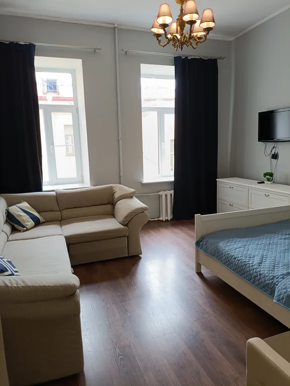 Трехкомнатная у Невского