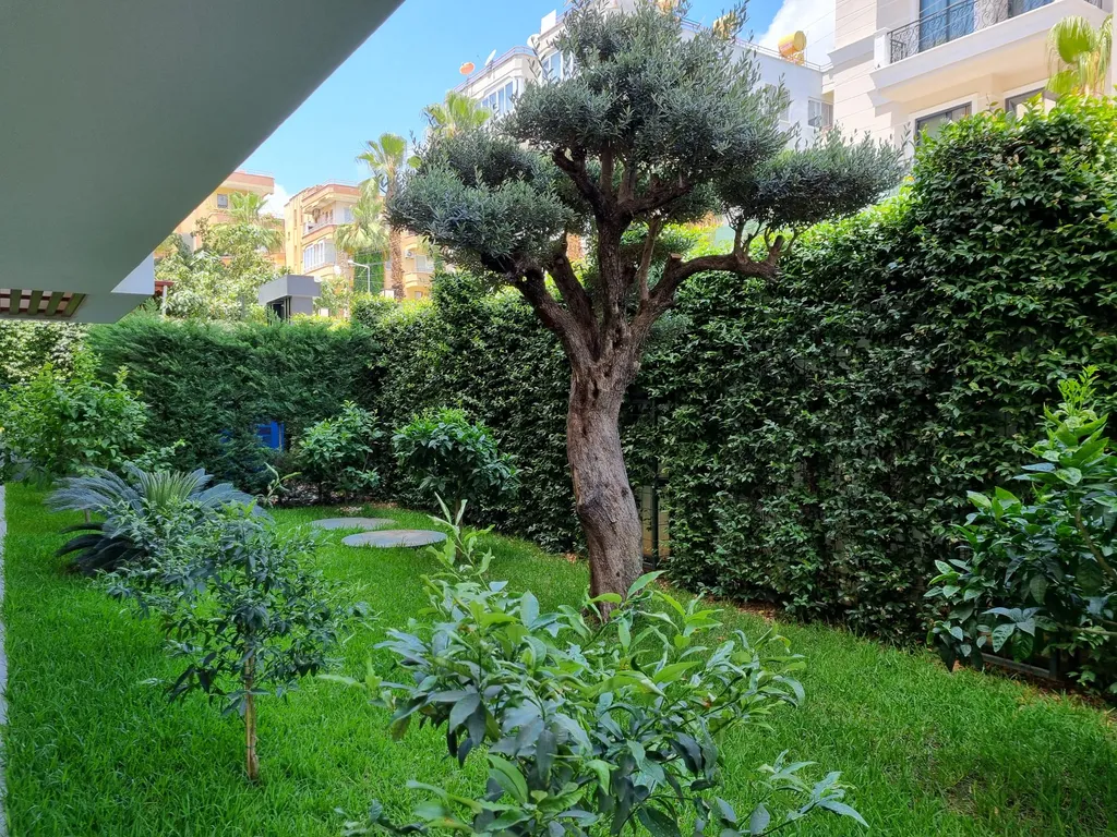 Стильные апартаменты в центре у пляжа Клеопатра