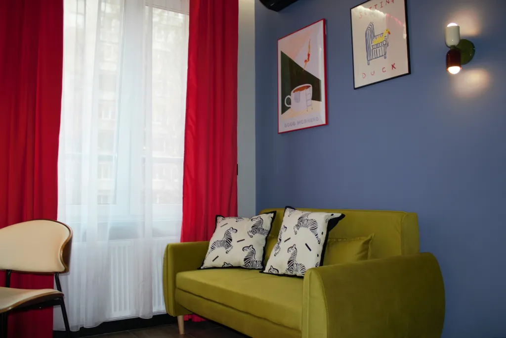 Стильная уютная студия с дизайнерским ремонтом