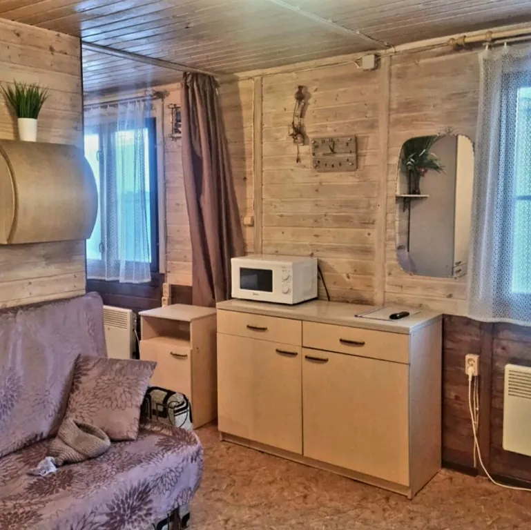 Коттедж Уютный небольшой дом — Песочный