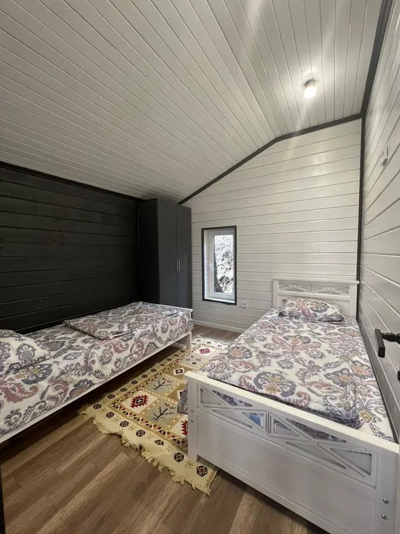 Уютный дом в лесу