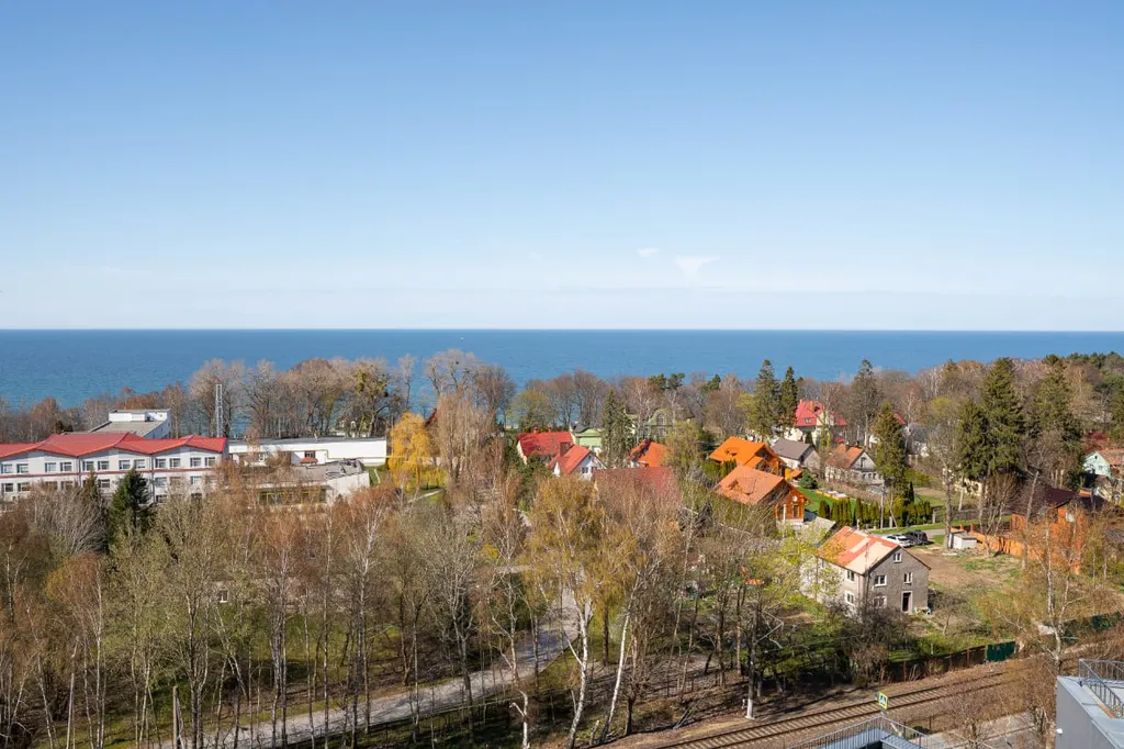 Апартаменты с ванной у окна и видом на море