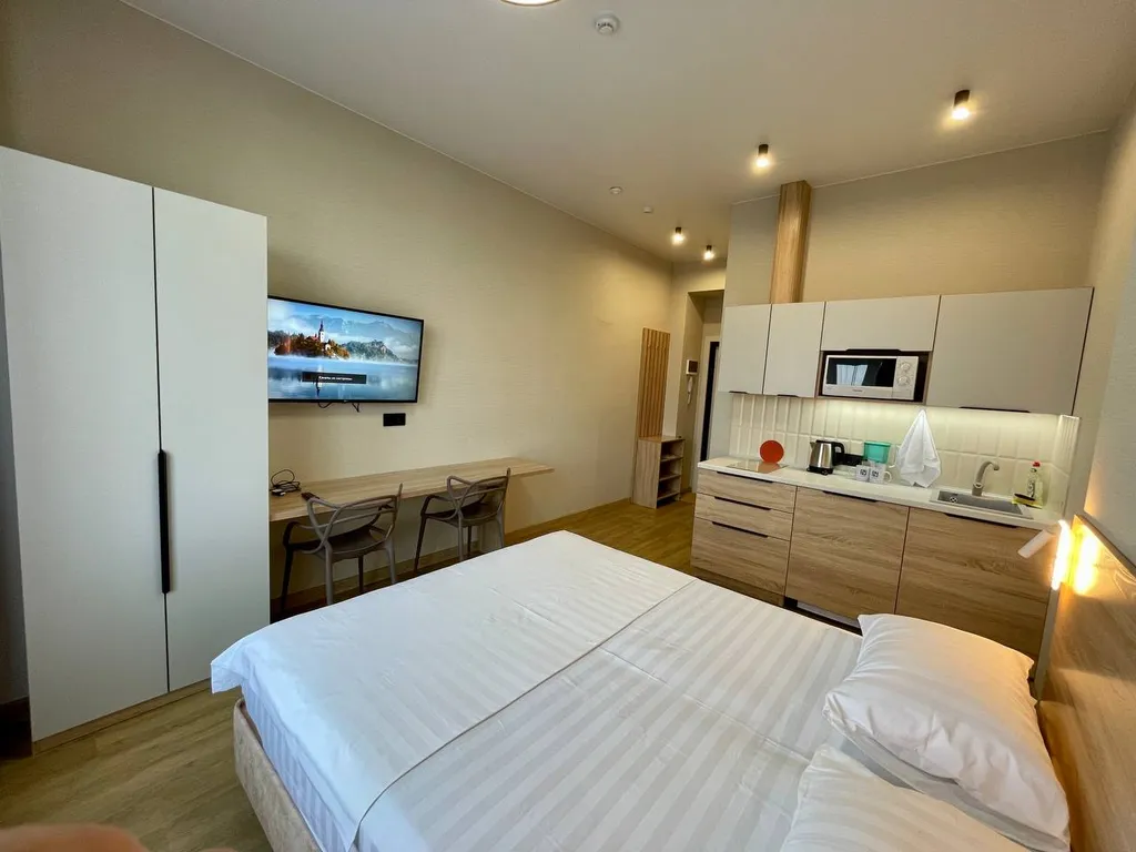 "В Гости!" на Запорожской 69  (1к студия №3 рядом с БЦ "Сити")