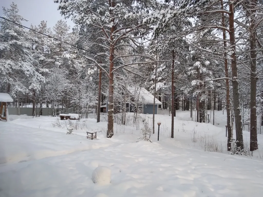 Дом с балконом