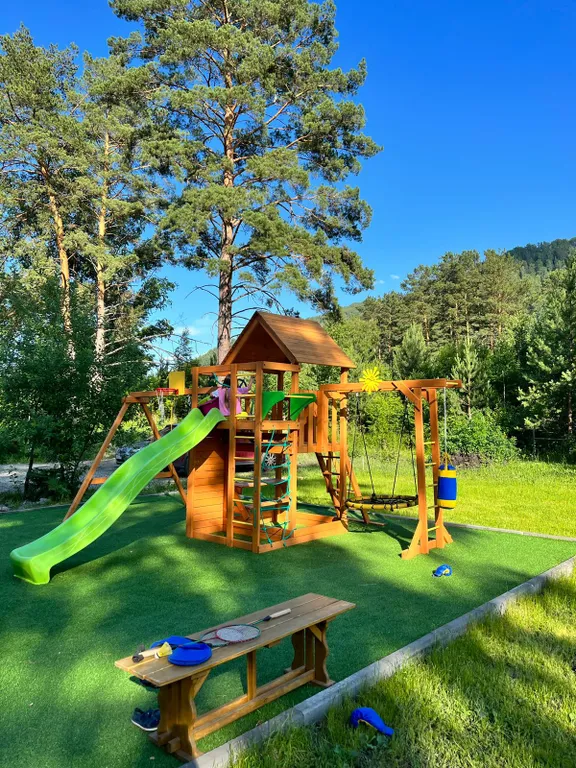 Шале с панорамными окнами и видом на горы