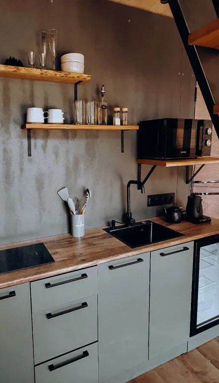 Двухэтажный а-фрейм 2 с панорамным остеклением и террасой