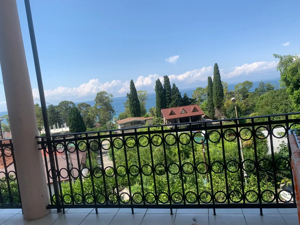 Квартира Квартира Гостевой дом у Марго, между старой и новой Гагрой, в 200 м от моря — Гагра