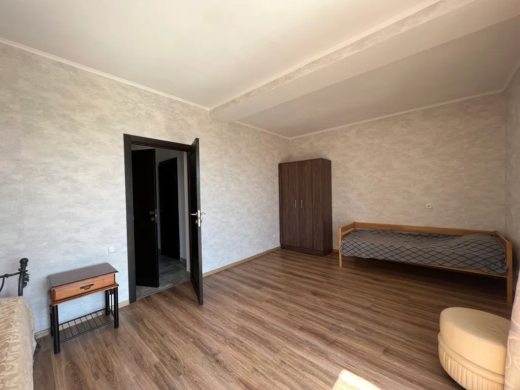 Дом с бассейном и баней