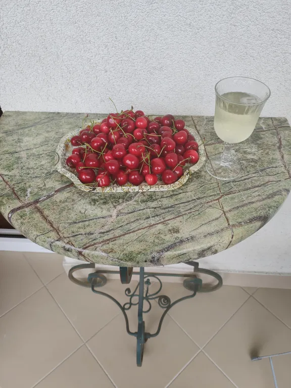 Квартира Апартаменты крокус в шикарным видом на озеро — Светлогорск