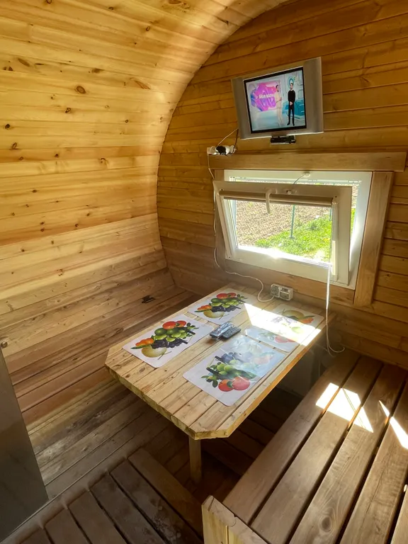 Коттедж Уютный дом с баней и видом на озеро Врево — Луга