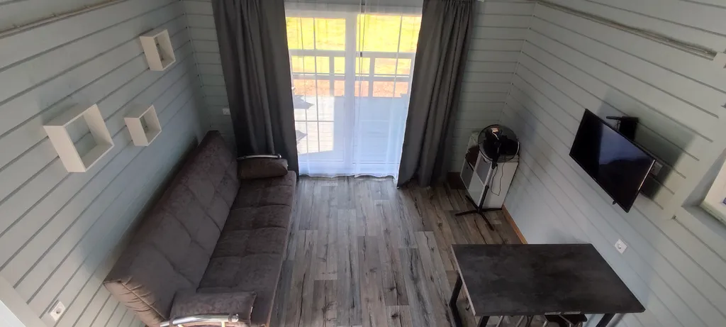 Дом на берегу реки