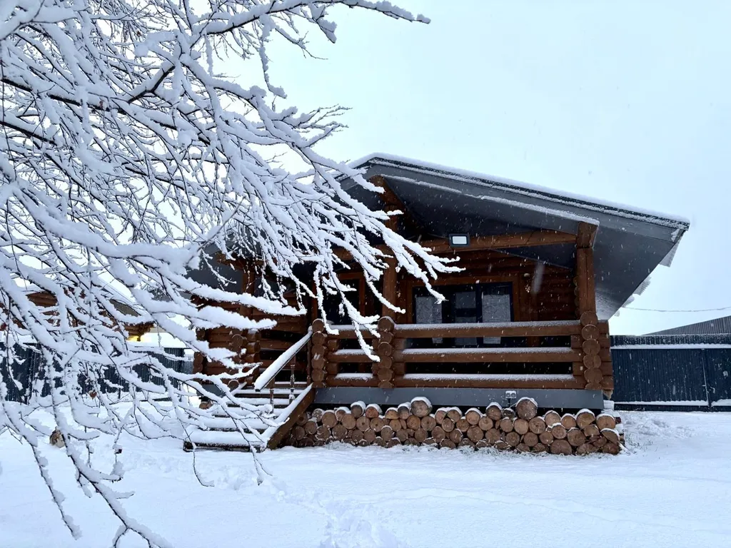 Домик с видом на лес