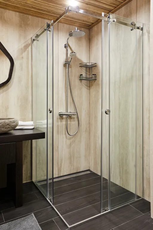 Полулюкс с кроватью размера kihg-size и видом на озеро