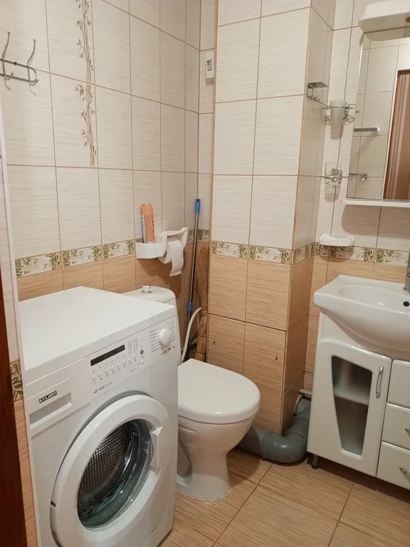 Уютная квартира находится возле можевеловой роще, вид на море и горы