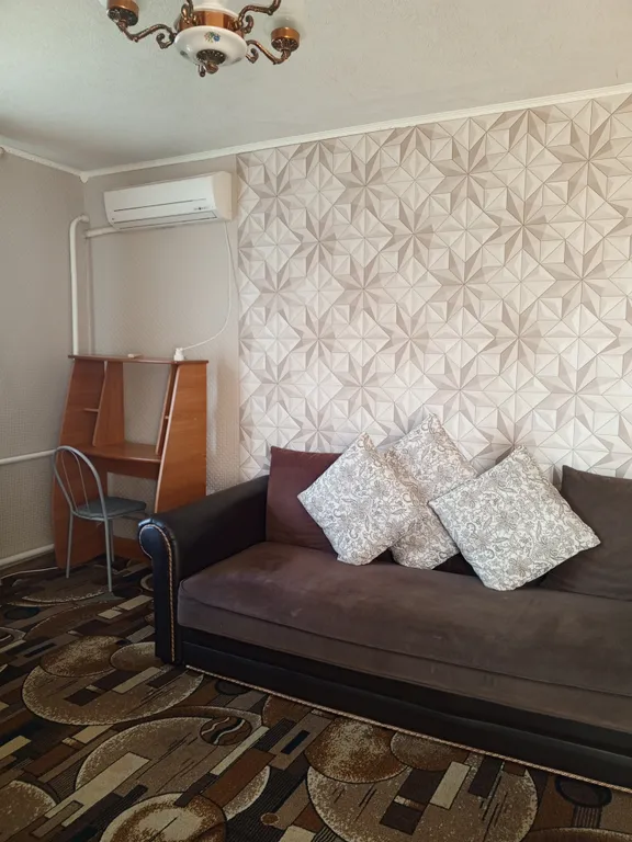 Уютная квартира находится на въезде в город 3 км от трассы М4 При про — аренда посуточно в Миллерово