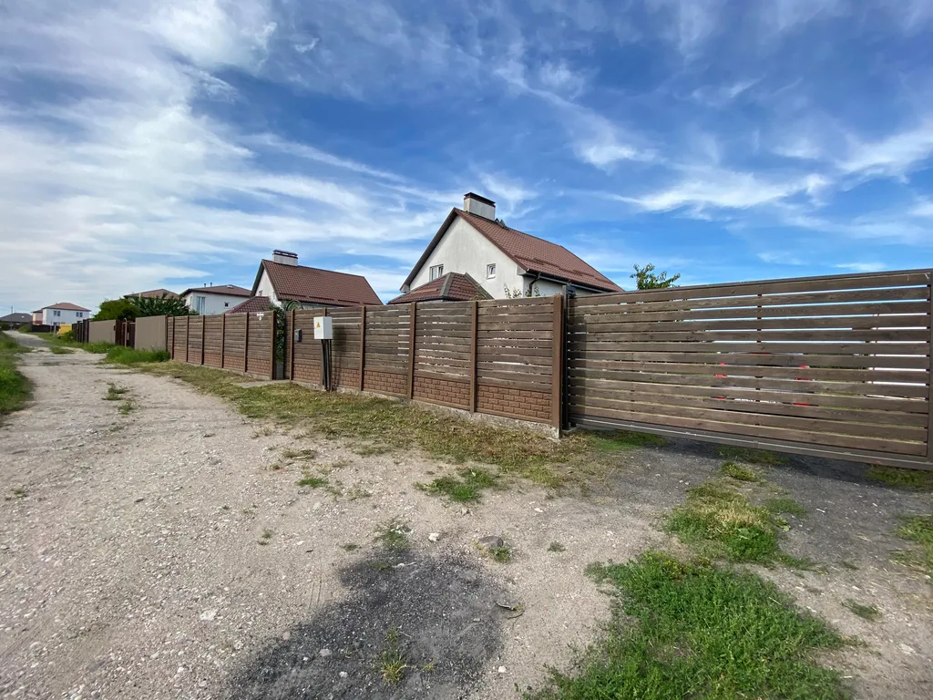 Дом с баней, джакузи и летним бассейном