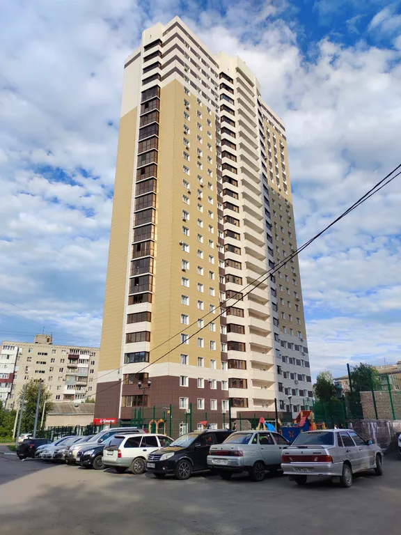 Уютная студия в новом доме с красивым видом из окна