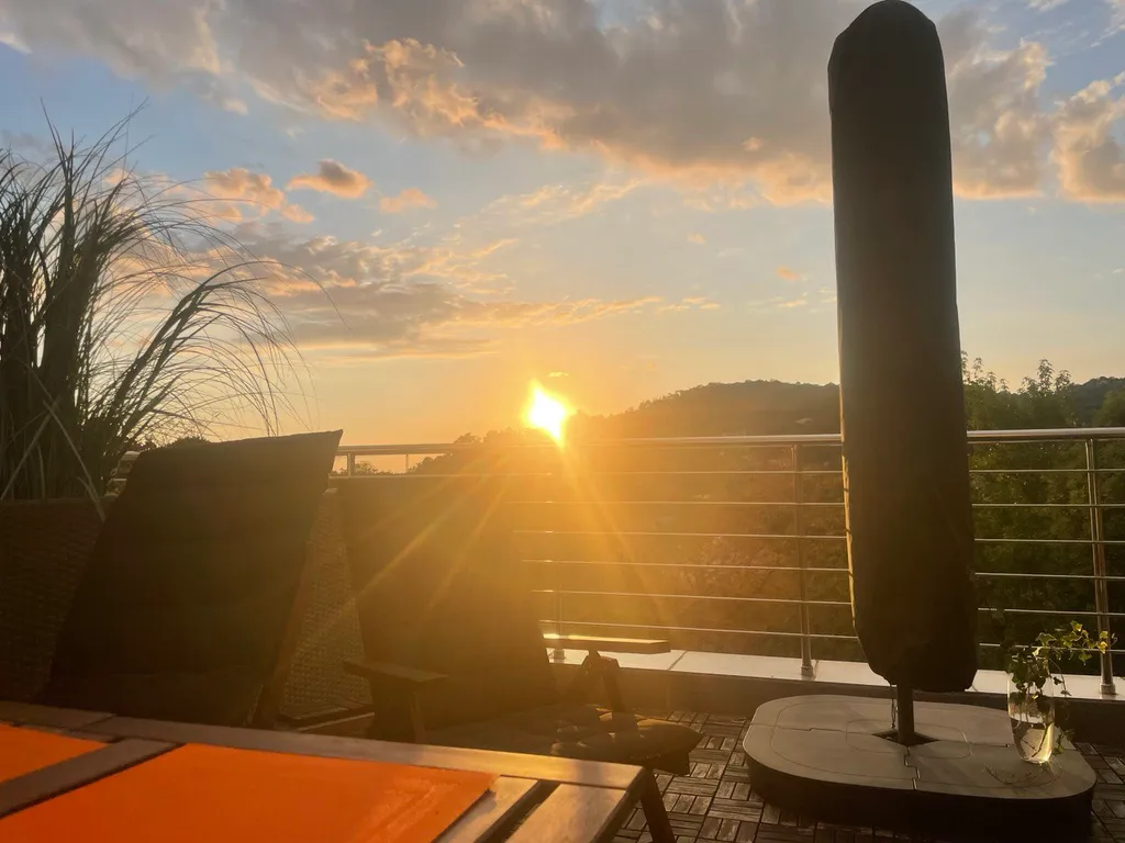 Просторный двухуровневый апартамент в стиле лофт в комплексе Меридиан