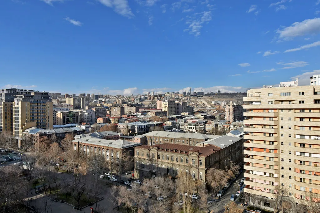 Apartment on Pavstos