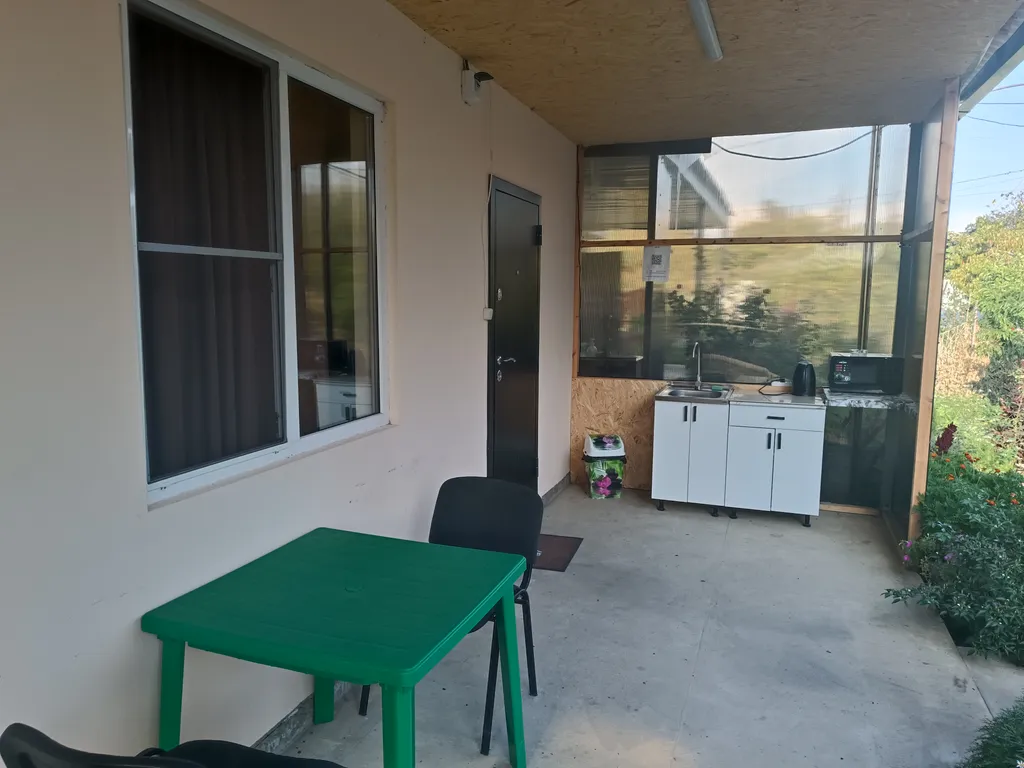 Двухместный номер стандарт с собвеным душевым и туалетом