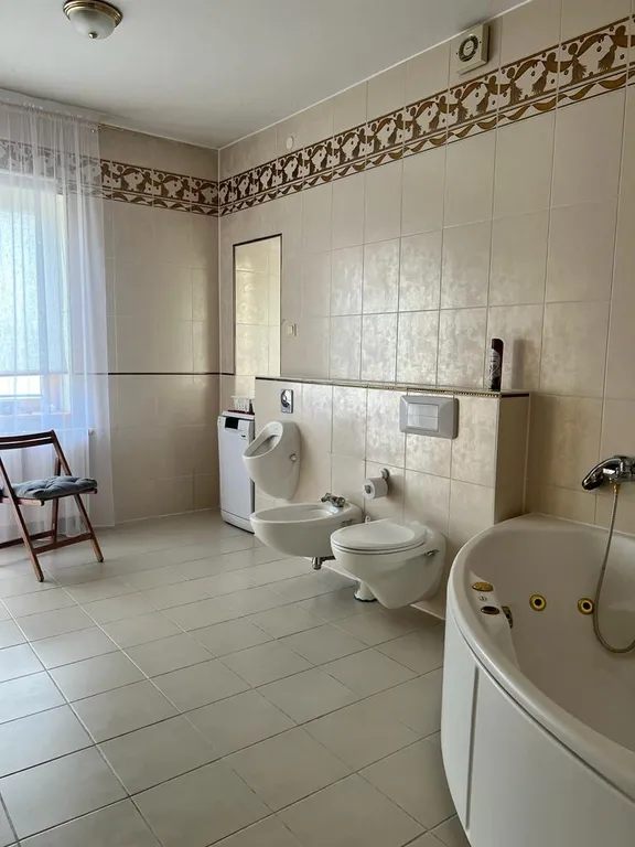 Просторная квартира в особняке гнездо