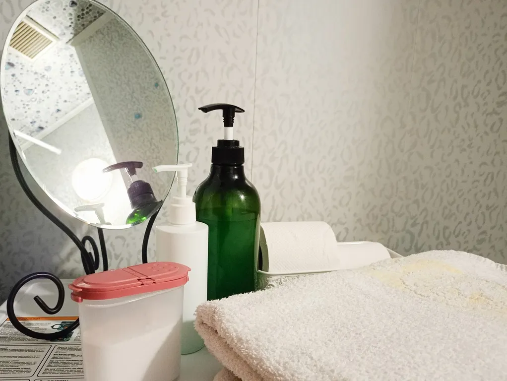 Центр, кровать, два дивана, теплая, чистая квартира