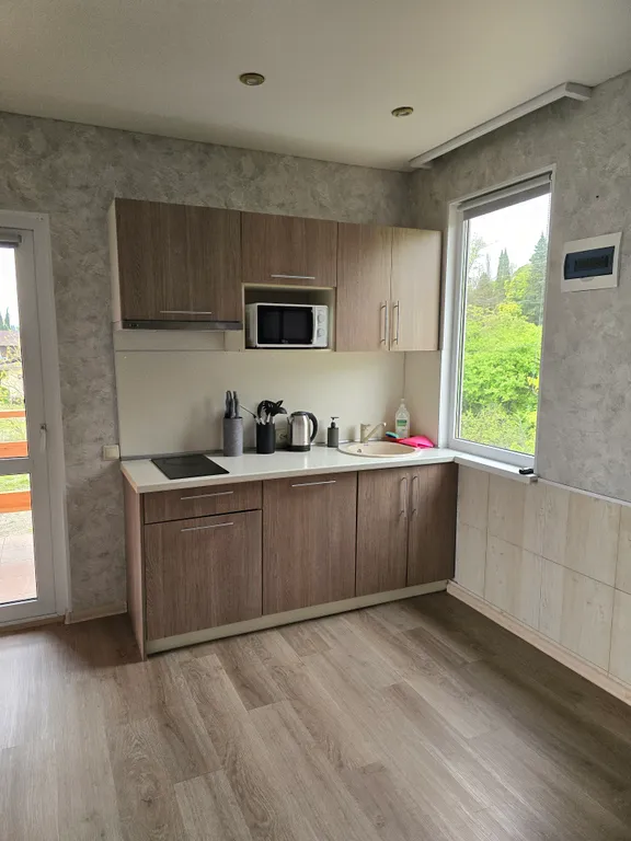 Дом-коттедж на берегу моря Изумрудный берег