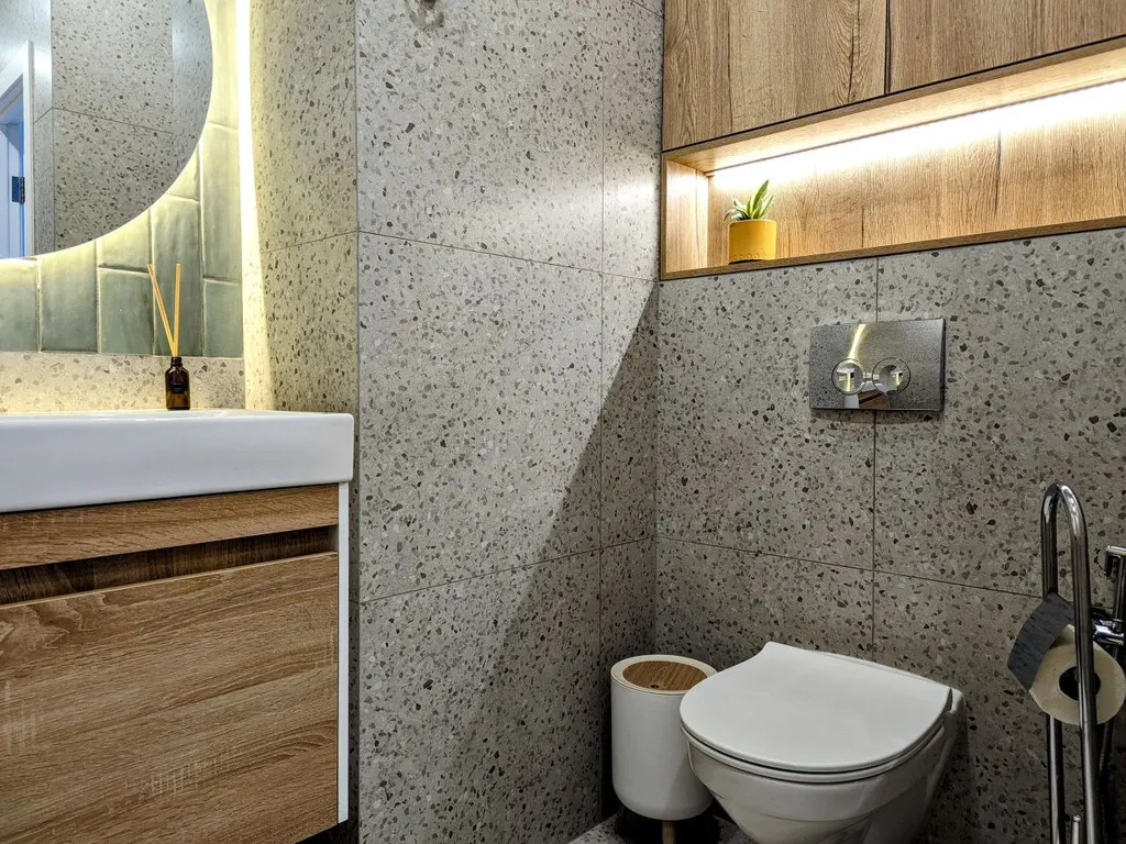 Двухуровневая квартира с балконом в центре