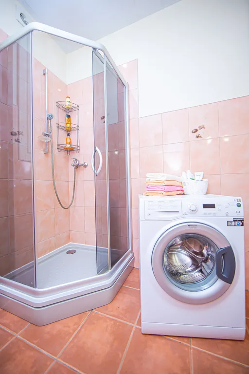 4BR Apartment next to St Isaak Cathedral