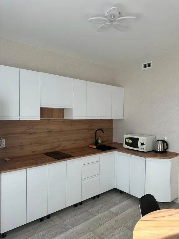 Новая, чистая 1-комнатная квартира